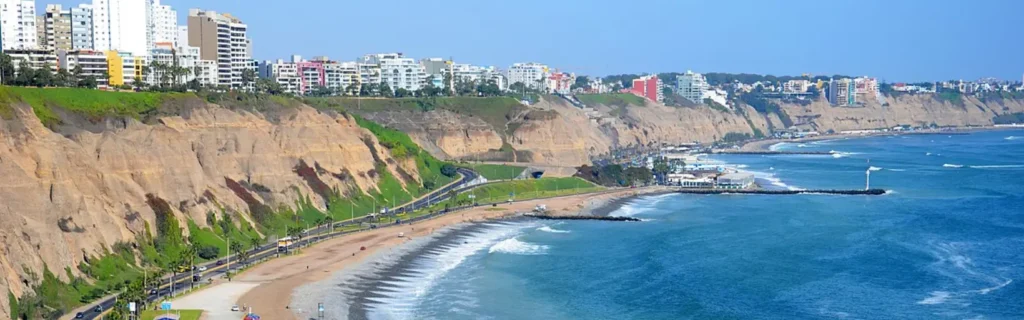 Playa de la costa peruana